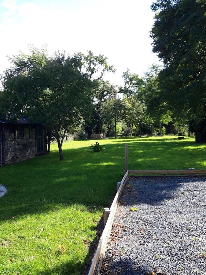 Chalet Chaleureux Avec Parking Garage Motos, Velos
